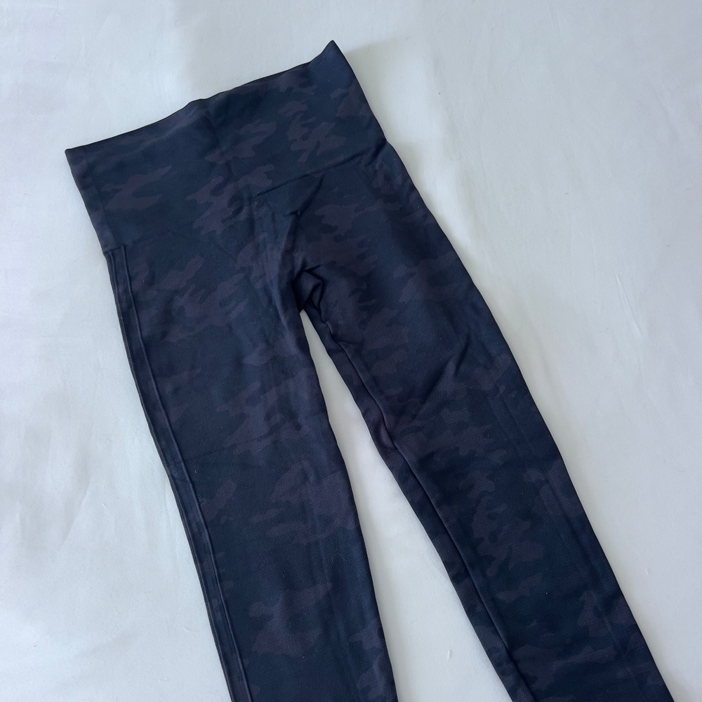 Spanx Look‎ at Me Now Seamless Camo Leggings Black Camouflage Small